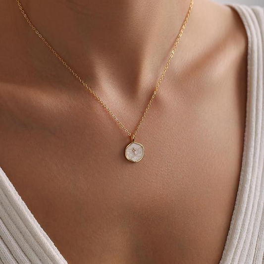 Collier Croix Délicat 18K