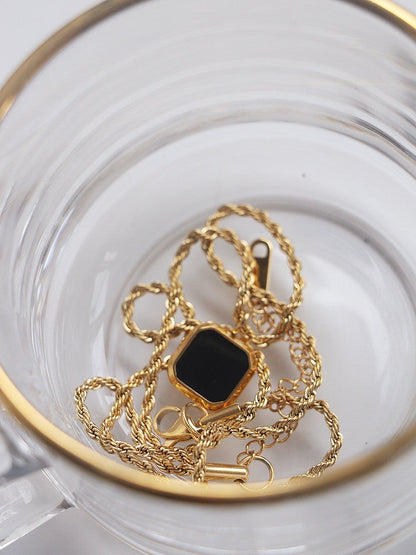 Collier Chaîne Torsadée & Pendentif Noir