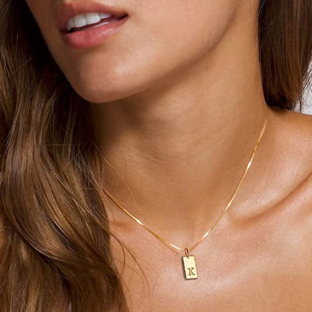 Collier Pendentif Rectangle Initiale Doré