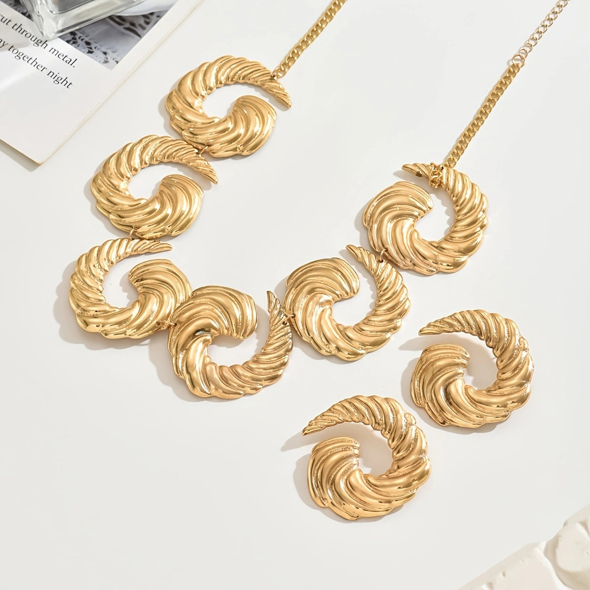 Ensemble Collier & Boucles d'Oreilles Spirale Dorée